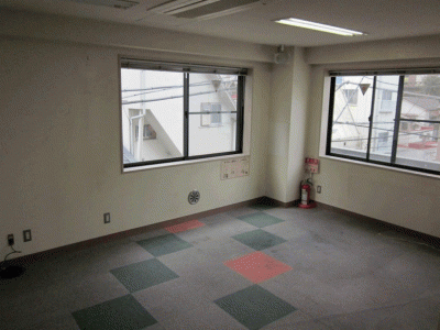 ３階です（この大きな窓は２階も３階も全く同じです）