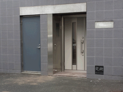 カバー工法玄関ドアリフォーム（親子扉）