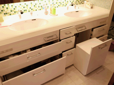 幅200㎝の洗面所の収納力