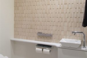 (188)トイレのリノベーション(リフォーム)。幼児にも優しい幅110cmのトイレ